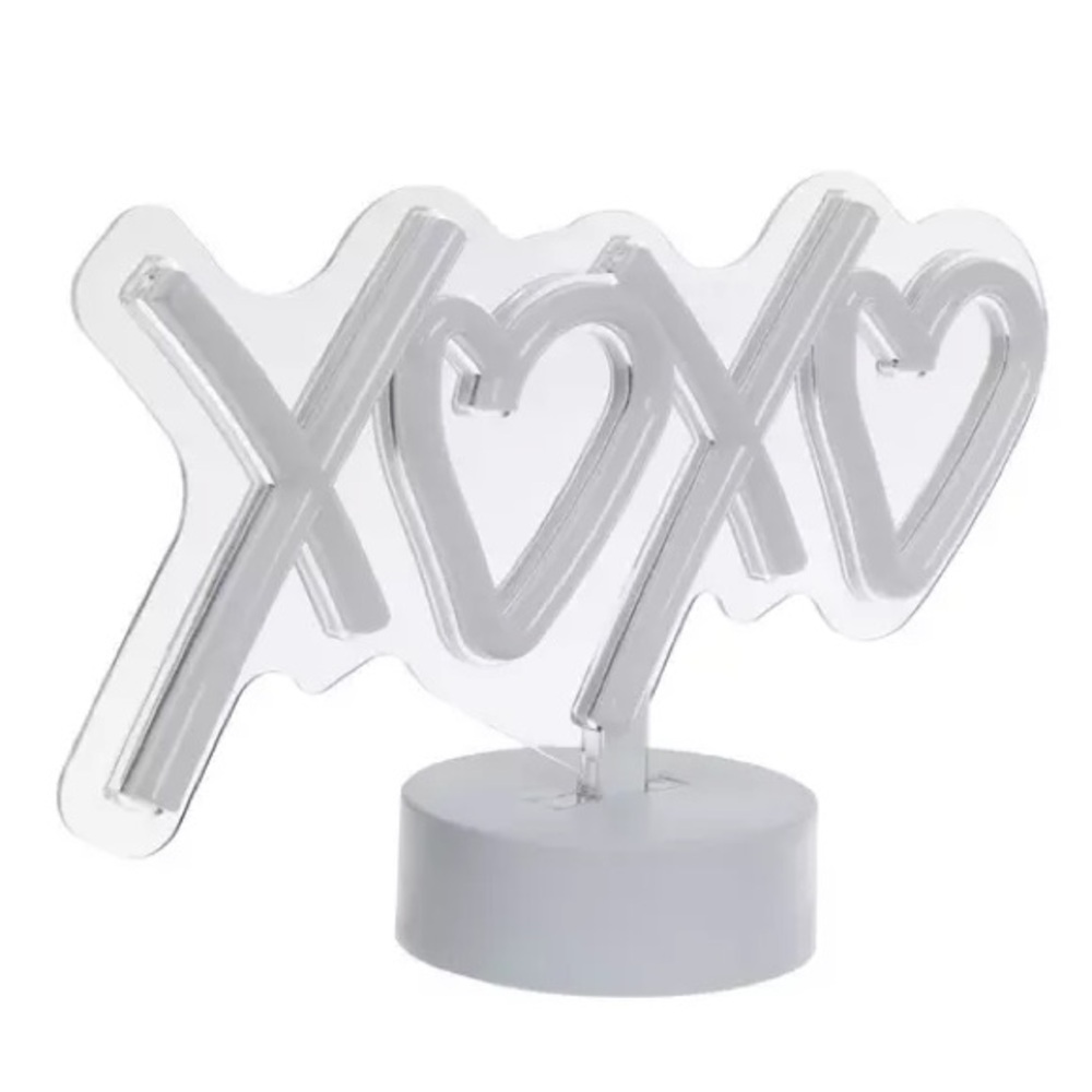 White XOXO Neon Light